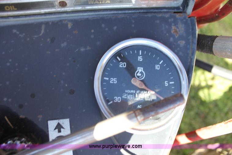 image for item H8813 International 354 tractor