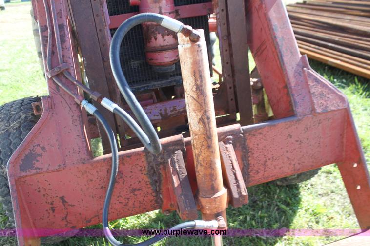 image for item H8813 International 354 tractor