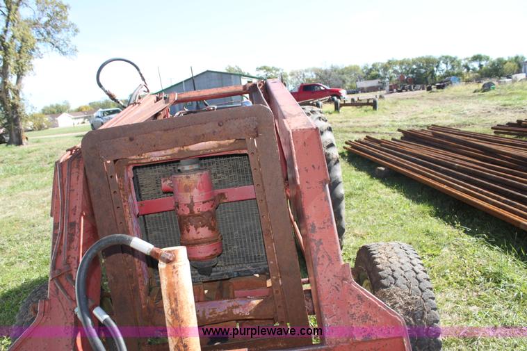 image for item H8813 International 354 tractor