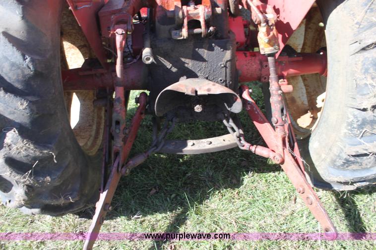 image for item H8813 International 354 tractor