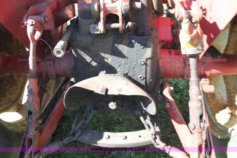 image for item H8813 International 354 tractor