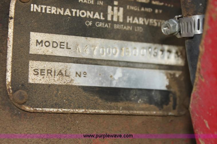 image for item H8813 International 354 tractor