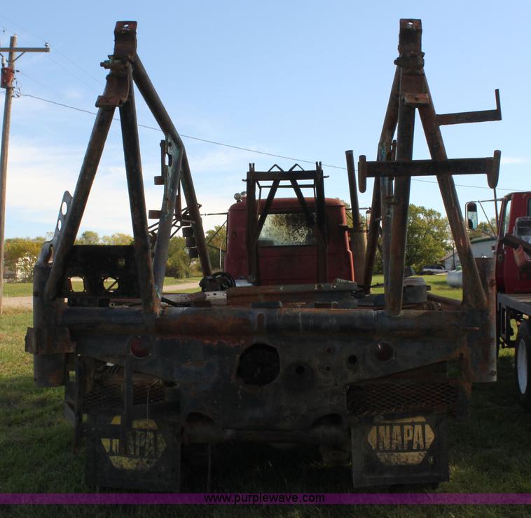 image for item H8820 1980 Mack semi truck