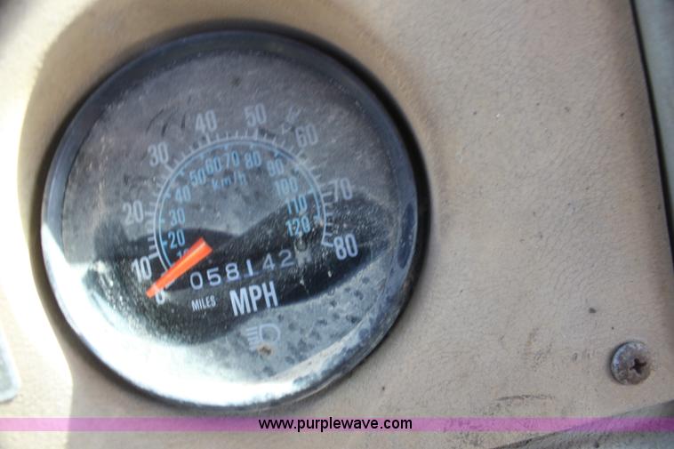 image for item H8820 1980 Mack semi truck