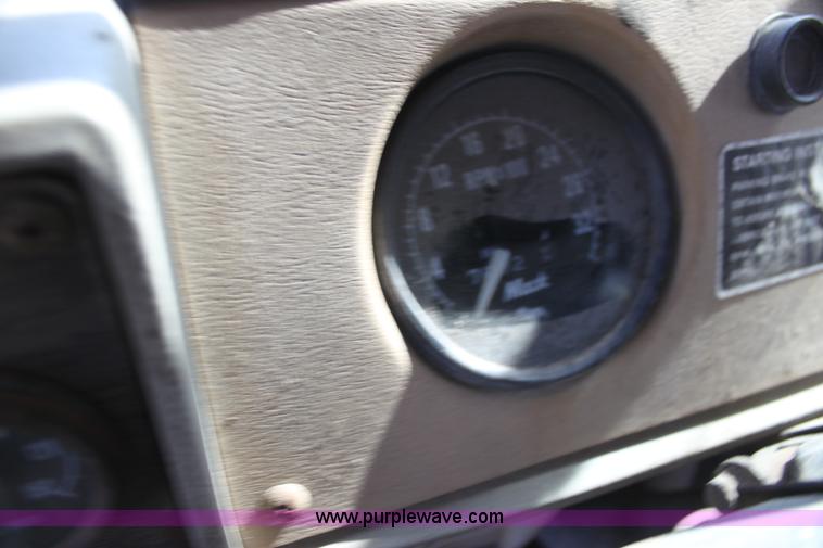 image for item H8820 1980 Mack semi truck