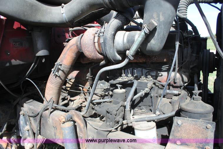 image for item H8820 1980 Mack semi truck