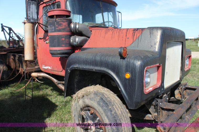 image for item H8820 1980 Mack semi truck