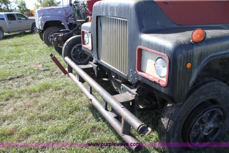 image for item H8820 1980 Mack semi truck