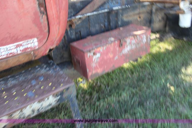 image for item H8820 1980 Mack semi truck