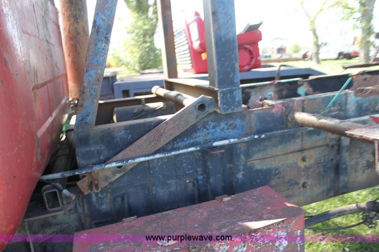 image for item H8820 1980 Mack semi truck