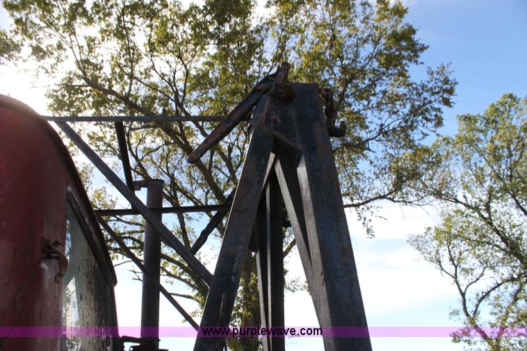 image for item H8820 1980 Mack semi truck