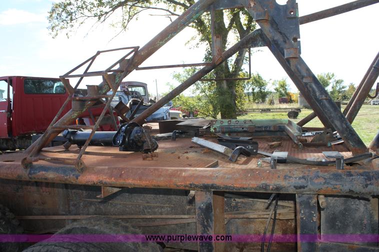 image for item H8820 1980 Mack semi truck