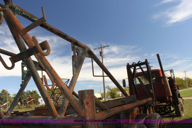 image for item H8820 1980 Mack semi truck