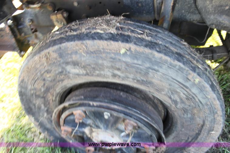 image for item H8820 1980 Mack semi truck