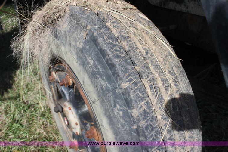 image for item H8820 1980 Mack semi truck