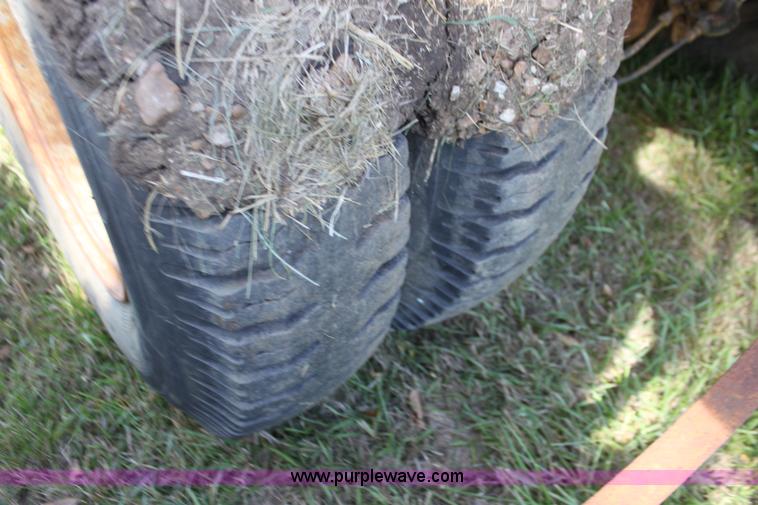 image for item H8820 1980 Mack semi truck