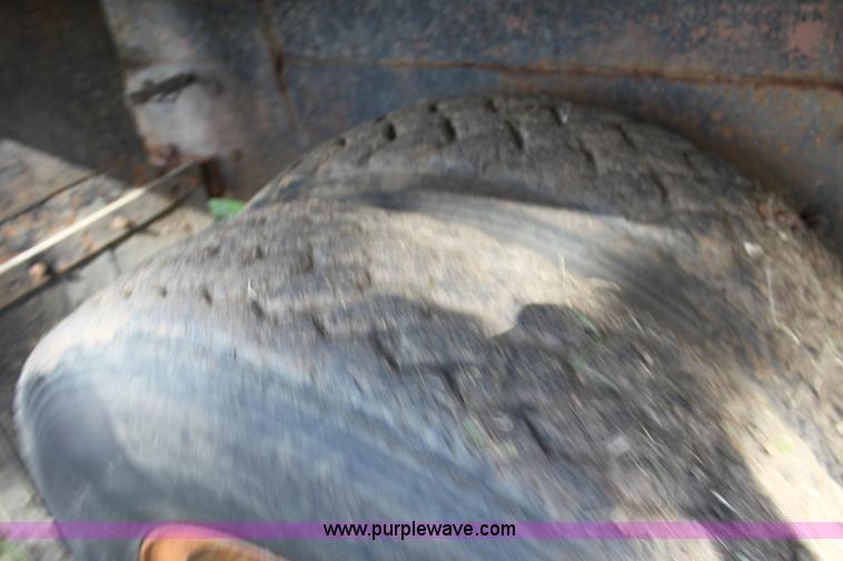 image for item H8820 1980 Mack semi truck