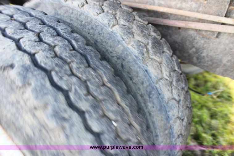 image for item H8820 1980 Mack semi truck