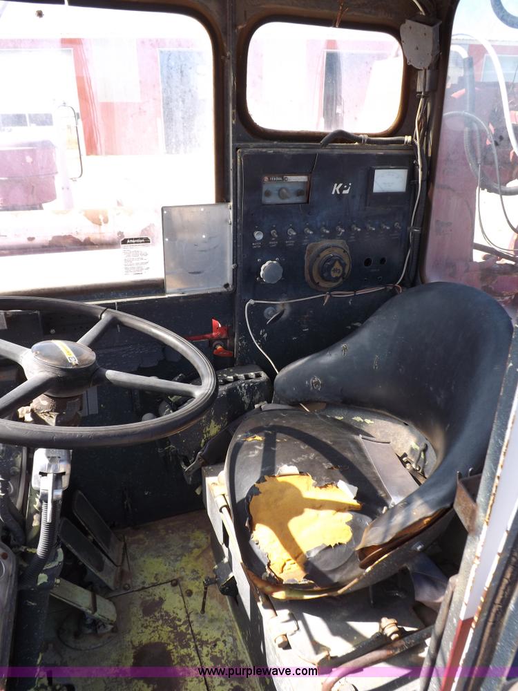 image for item H9027 Caterpillar-Klein articulated airport crash-rescue vehicle