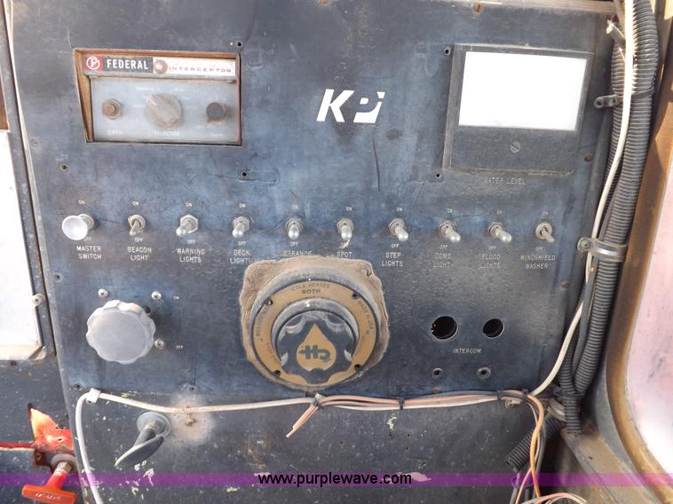 image for item H9027 Caterpillar-Klein articulated airport crash-rescue vehicle