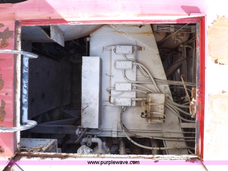 image for item H9027 Caterpillar-Klein articulated airport crash-rescue vehicle