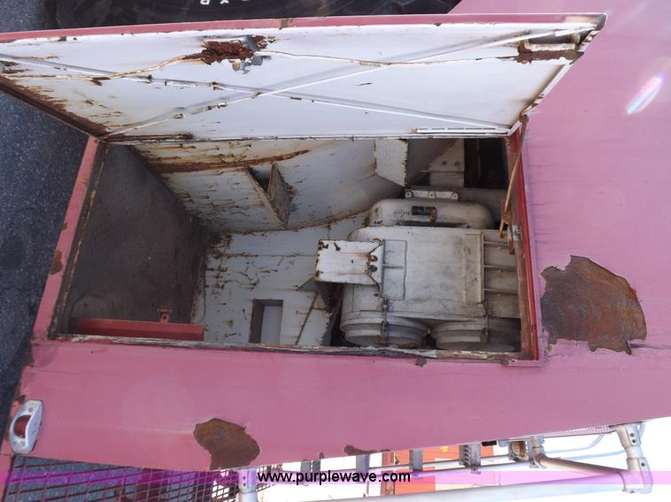 image for item H9027 Caterpillar-Klein articulated airport crash-rescue vehicle