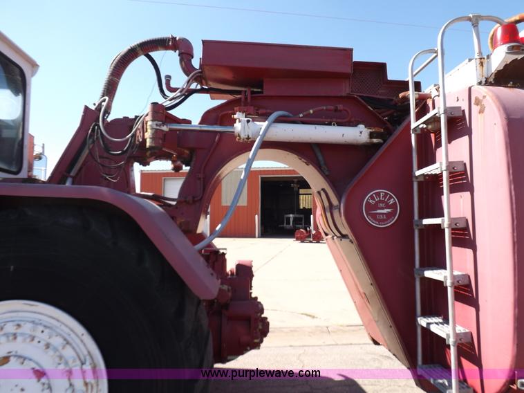 image for item H9027 Caterpillar-Klein articulated airport crash-rescue vehicle