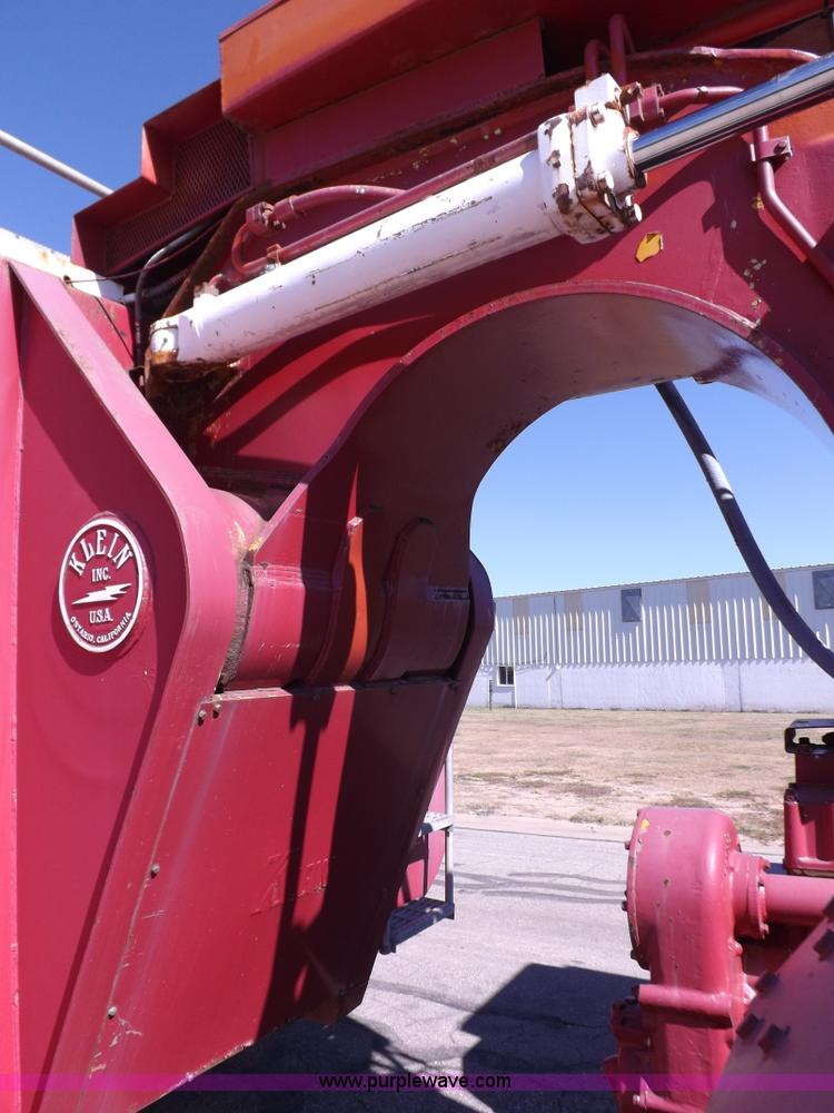 image for item H9027 Caterpillar-Klein articulated airport crash-rescue vehicle