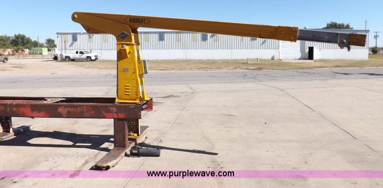 image for item H9028 Versalift TEL28G boom
