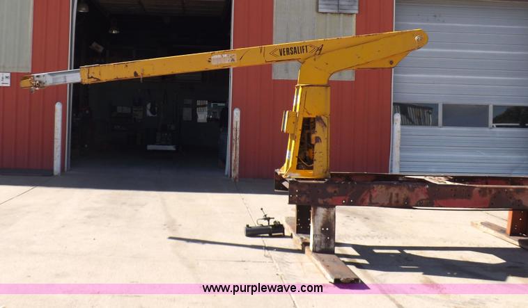 image for item H9028 Versalift TEL28G boom