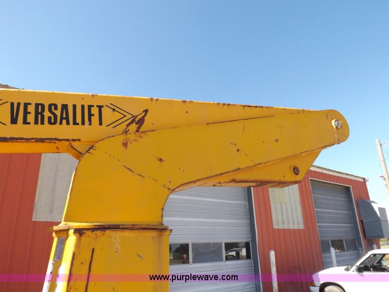 image for item H9028 Versalift TEL28G boom