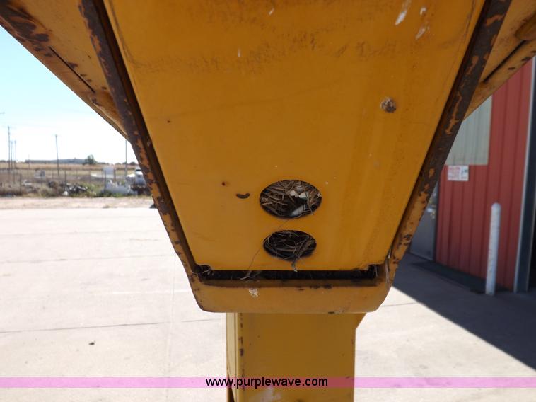 image for item H9028 Versalift TEL28G boom