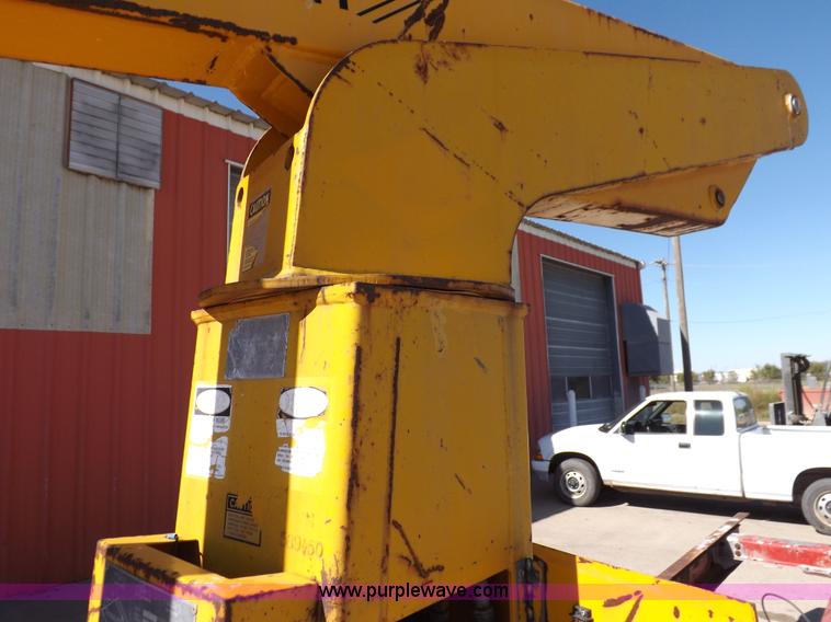 image for item H9028 Versalift TEL28G boom