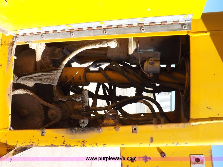 image for item H9028 Versalift TEL28G boom