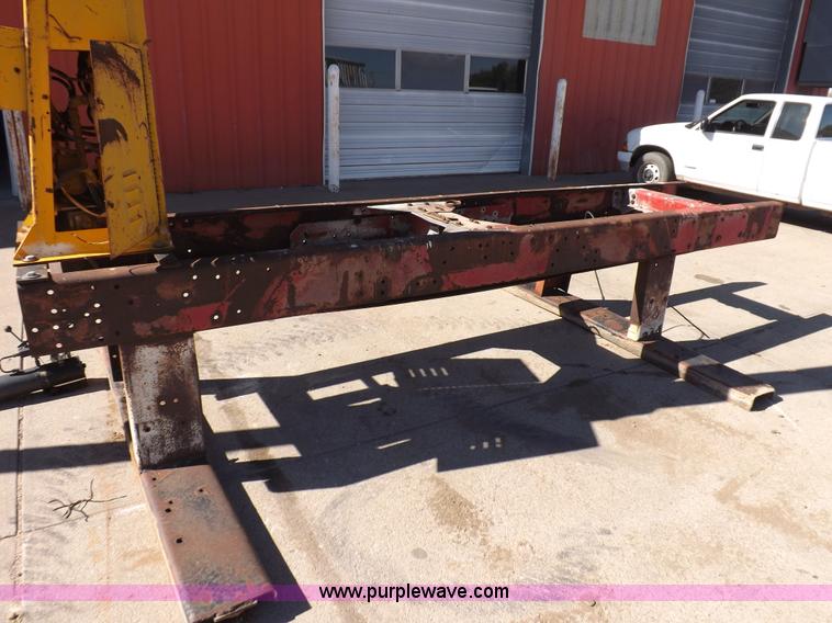 image for item H9028 Versalift TEL28G boom