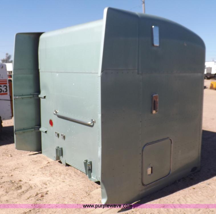 image for item H9030 Unibilt 60" truck sleeper