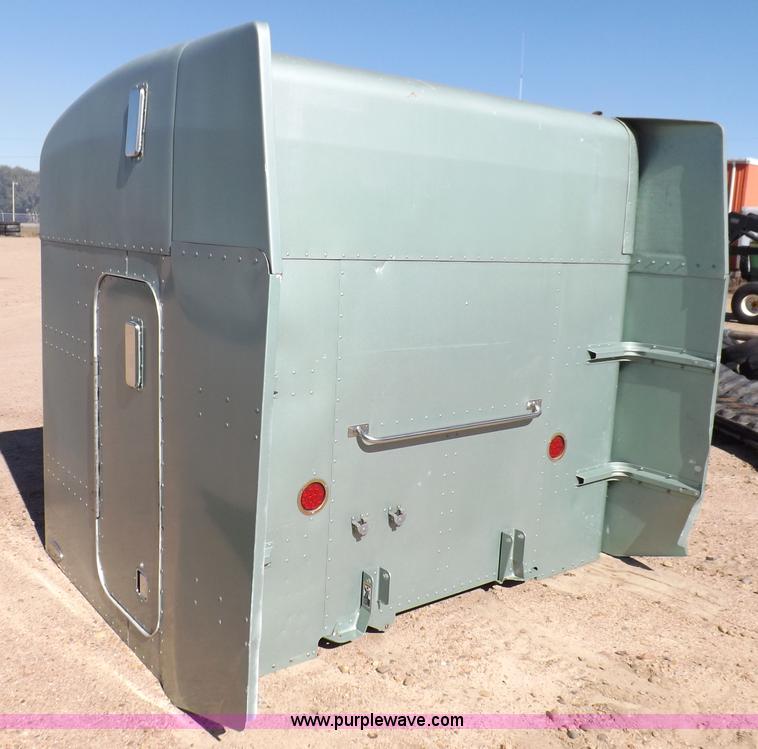 image for item H9030 Unibilt 60" truck sleeper