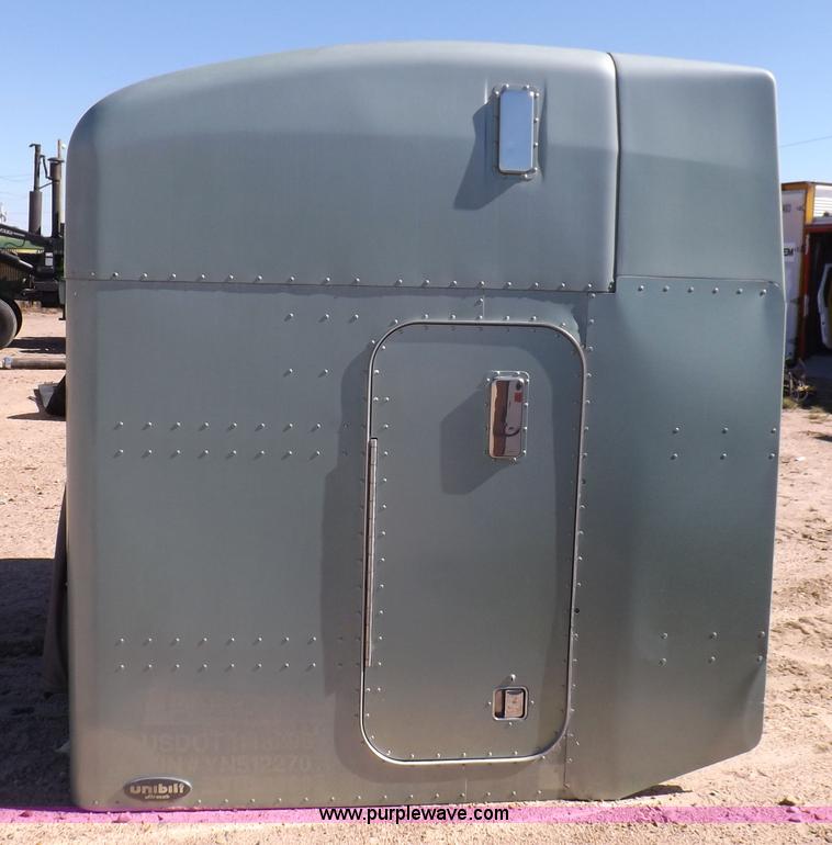 image for item H9030 Unibilt 60" truck sleeper