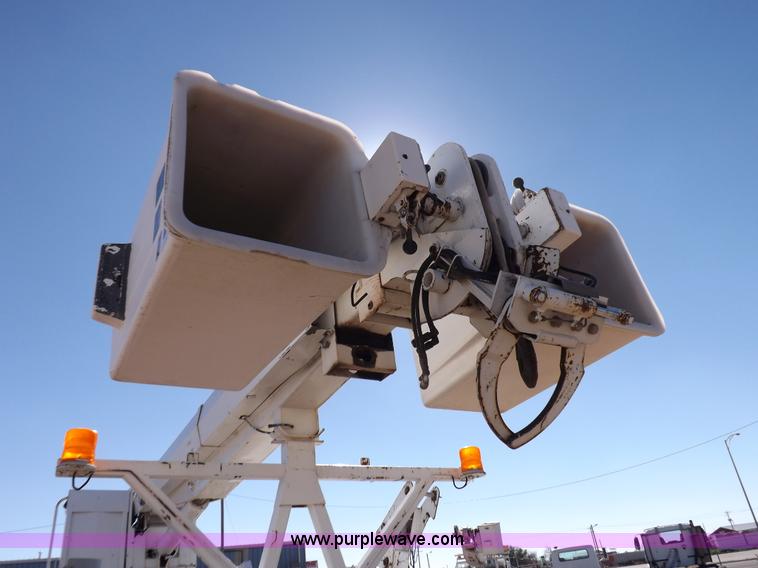 image for item H9031 Altec utility bed