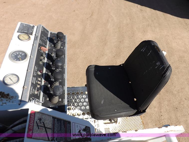 image for item H9031 Altec utility bed