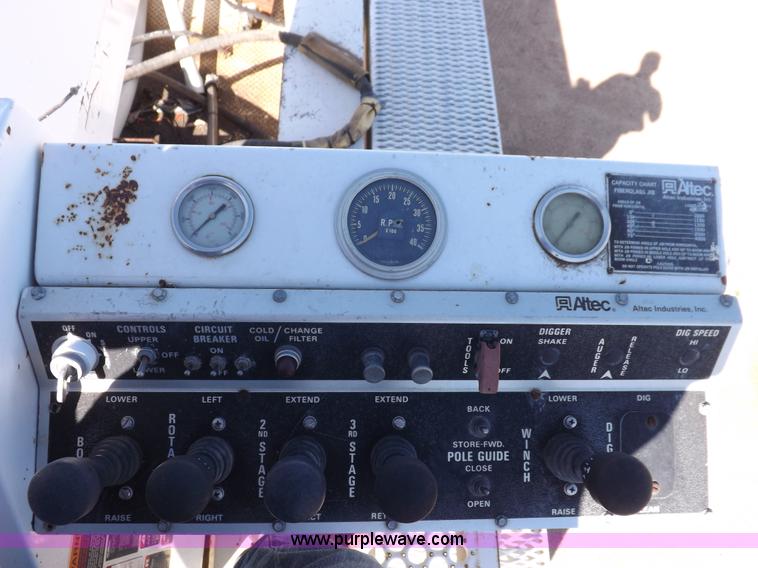 image for item H9031 Altec utility bed