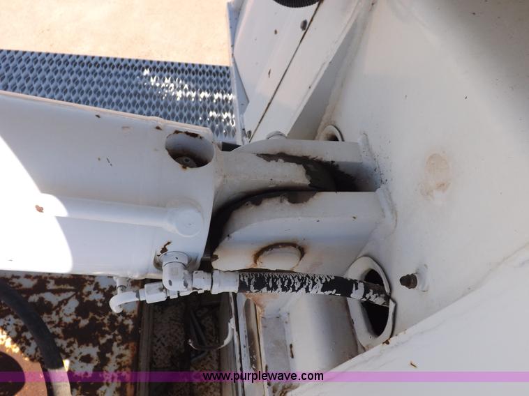 image for item H9031 Altec utility bed