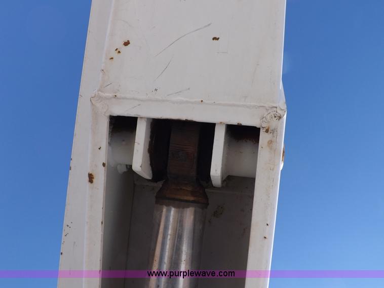 image for item H9031 Altec utility bed