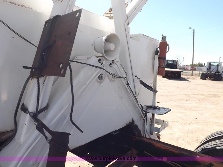 image for item H9031 Altec utility bed