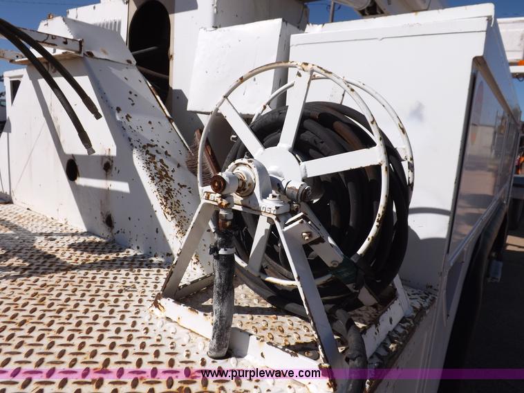 image for item H9031 Altec utility bed