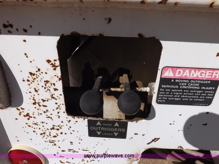 image for item H9031 Altec utility bed