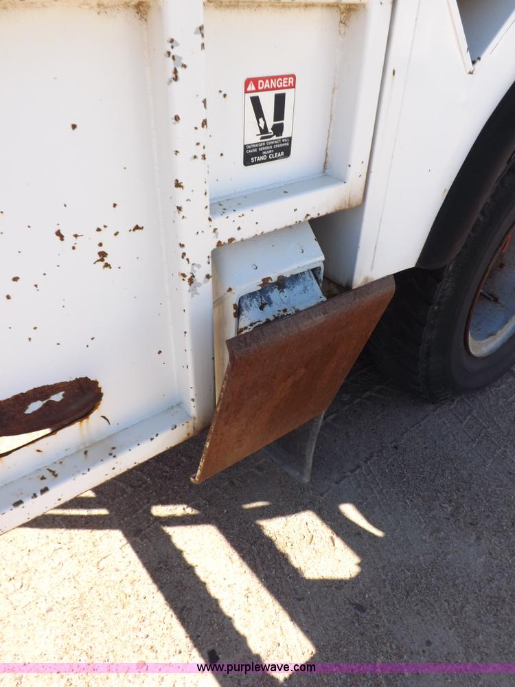 image for item H9031 Altec utility bed