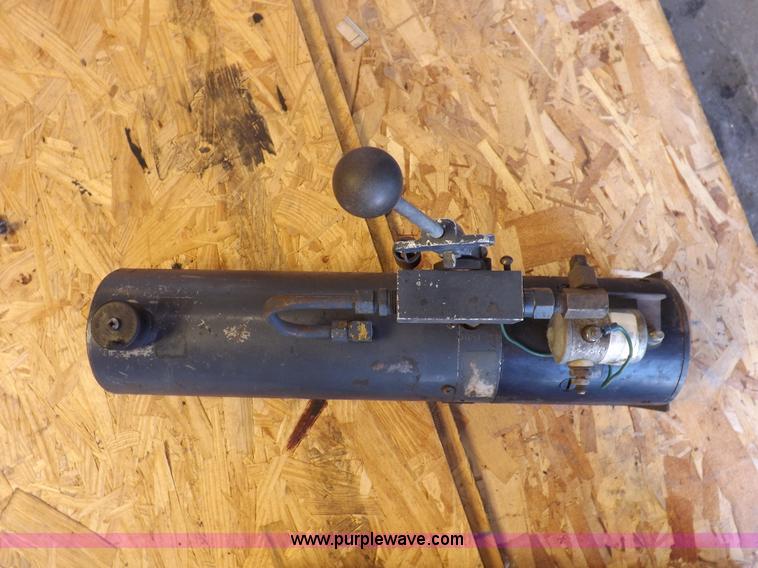 image for item H9033 (2) Monarch hydraulic power units