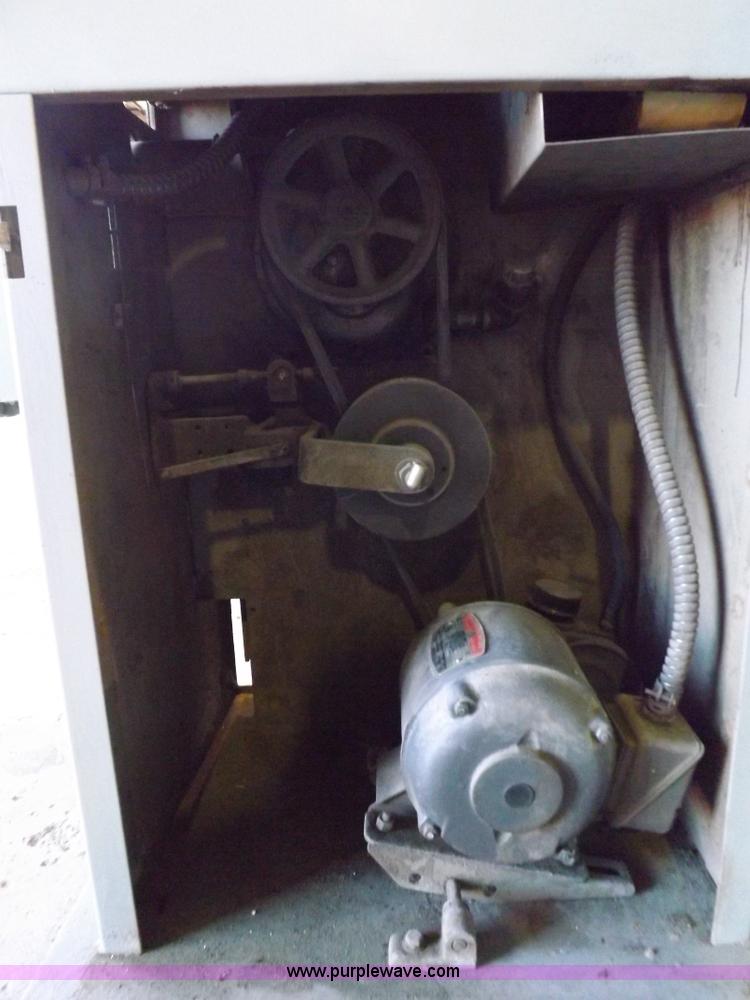 image for item H9041 Doall Contour Machine band saw