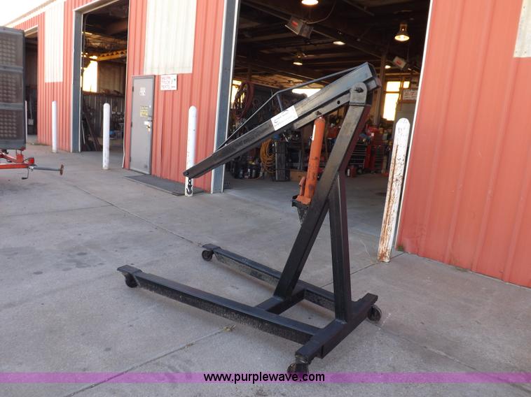 image for item H9045 Engine hoist